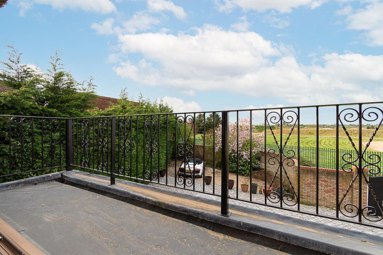 Boutique Green Acre Views Slough Eksteriør bilde